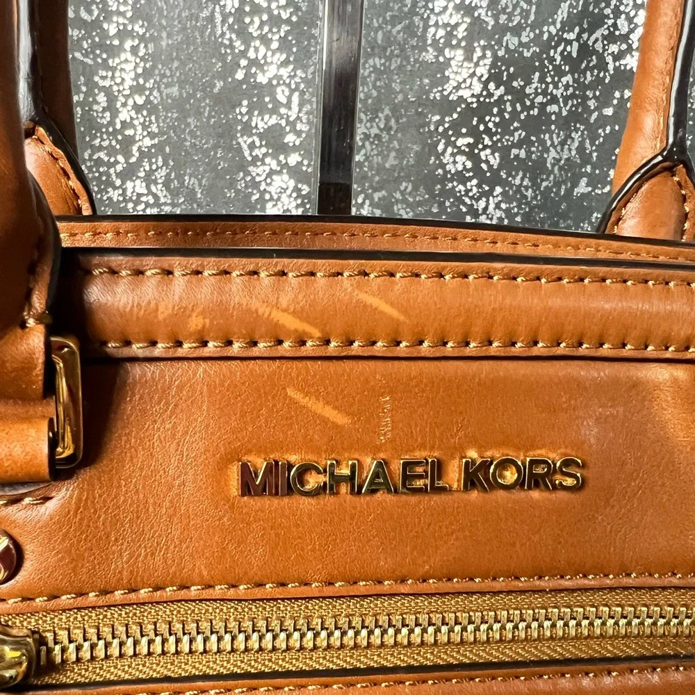 Michael Kors: Medium Selma Satchel Tote Bag in Signature Brown Logo